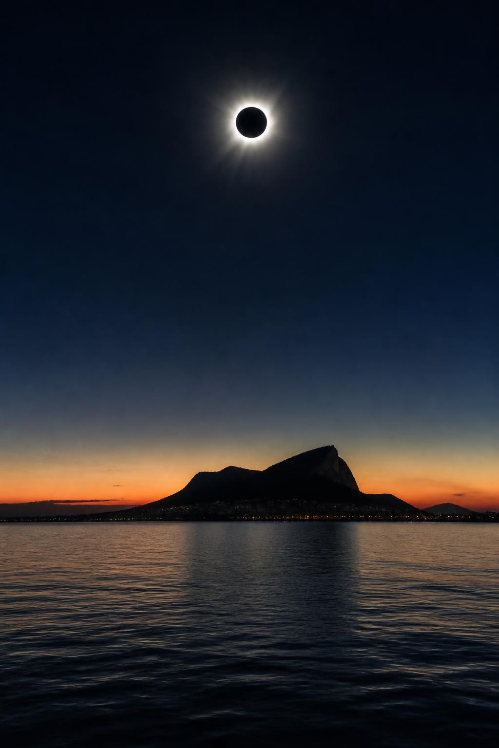 Eclipse solar total sobre el Estrecho de Gibraltar